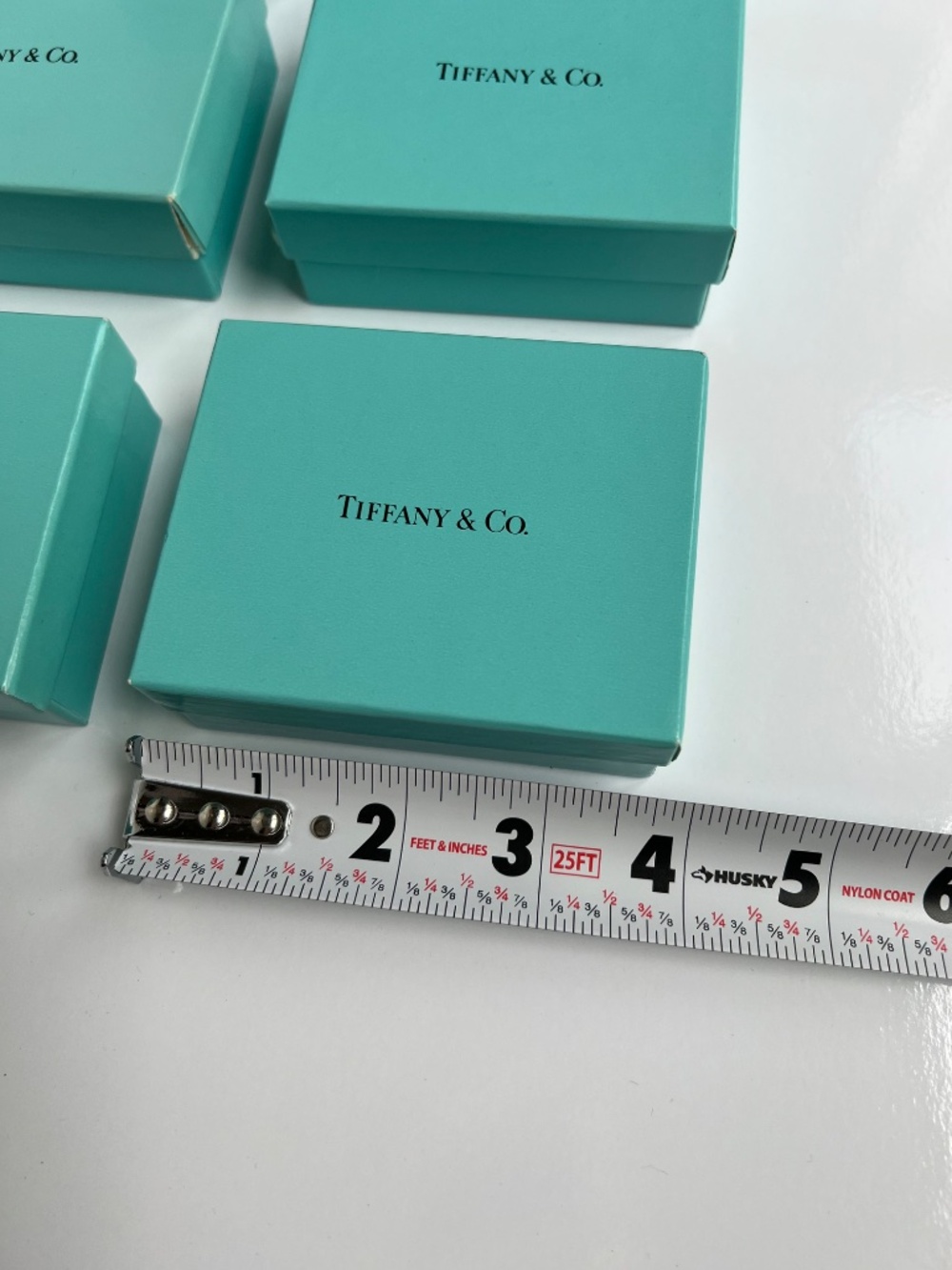 Large lot of Tiffany & Co. Boxes, ribbons, pouches, etc. - Picture 13 of 16